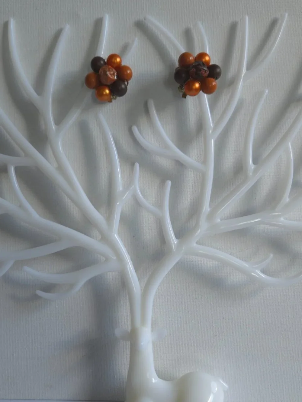 Vintage 1950s Japan Orange Brown Bead Cluster Clip On Earrings Autumn Foil - Picture 10 of 10
